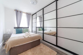 Central Ground Floor Flat Free Parking
